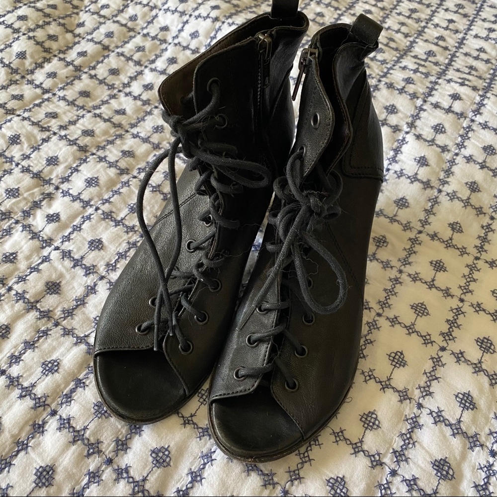 Very Cuoio Lace Up Ankle Open Toe Heel 38 8